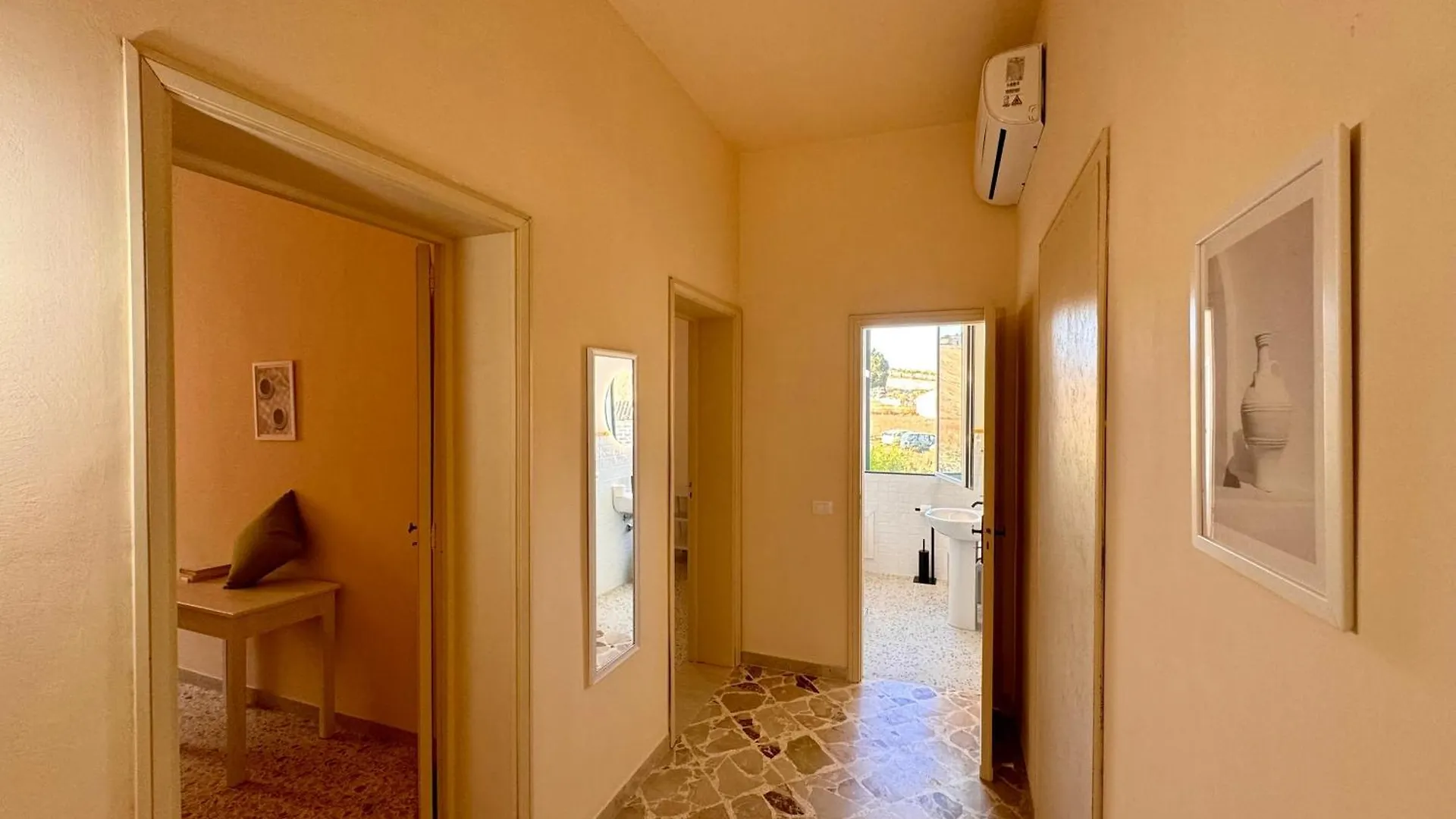 Casa Nella Valle Valderice 0*,